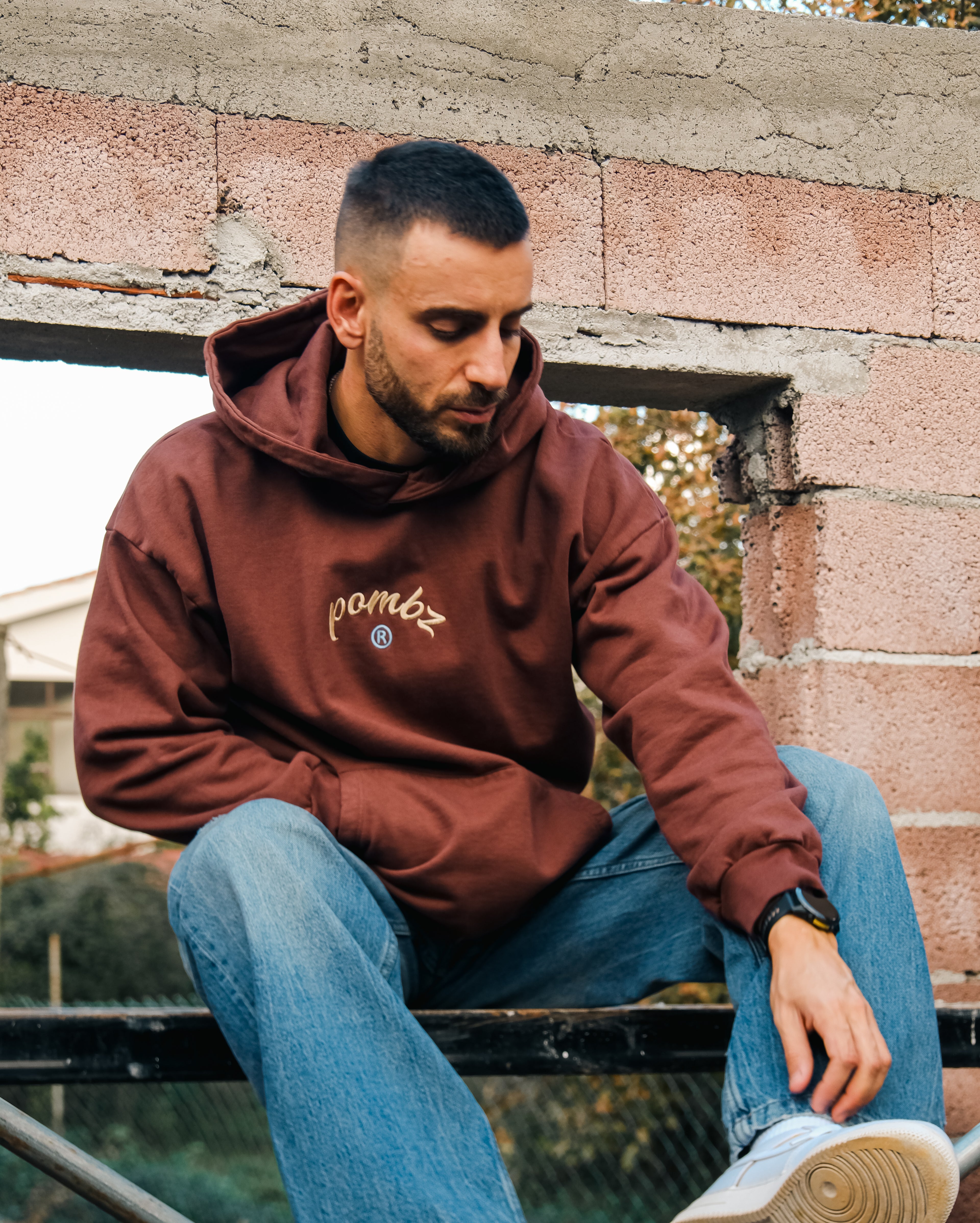 Hoodie Built to Last - Castanho